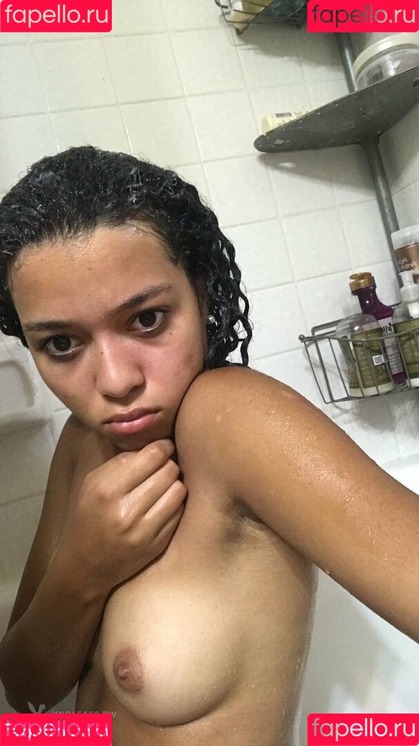 Italia Bradley Onlyfans Photo Gallery 