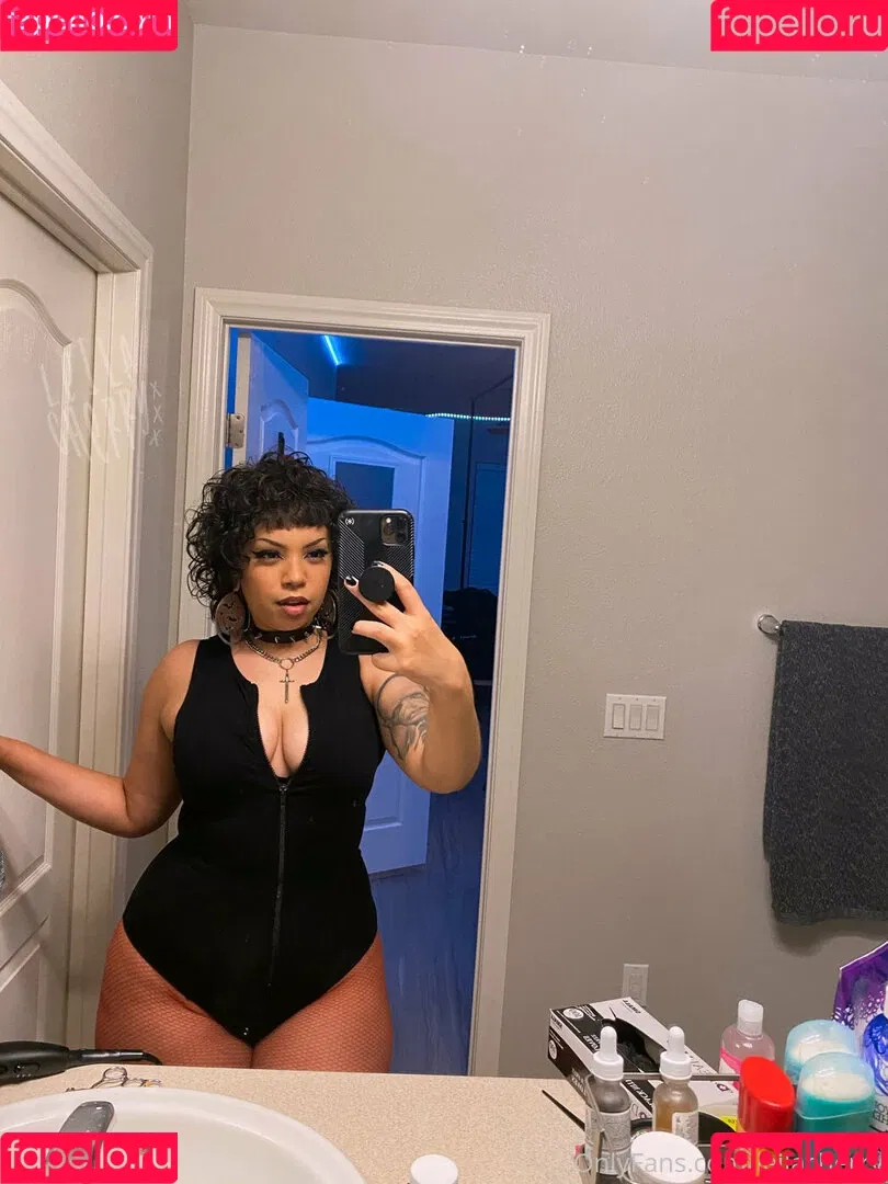 leilacherry Onlyfans Photo Gallery 