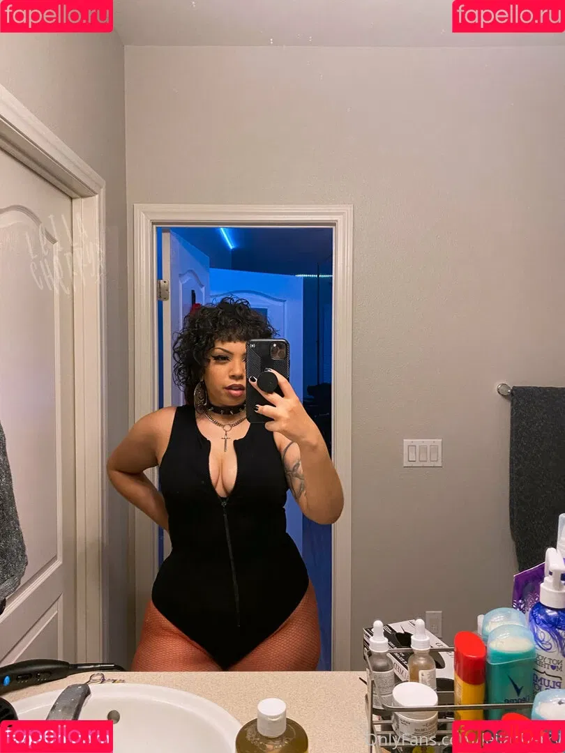 leilacherry Onlyfans Photo Gallery 