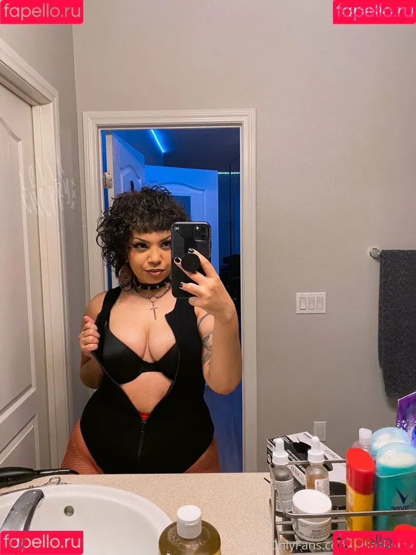 leilacherry Onlyfans Photo Gallery 