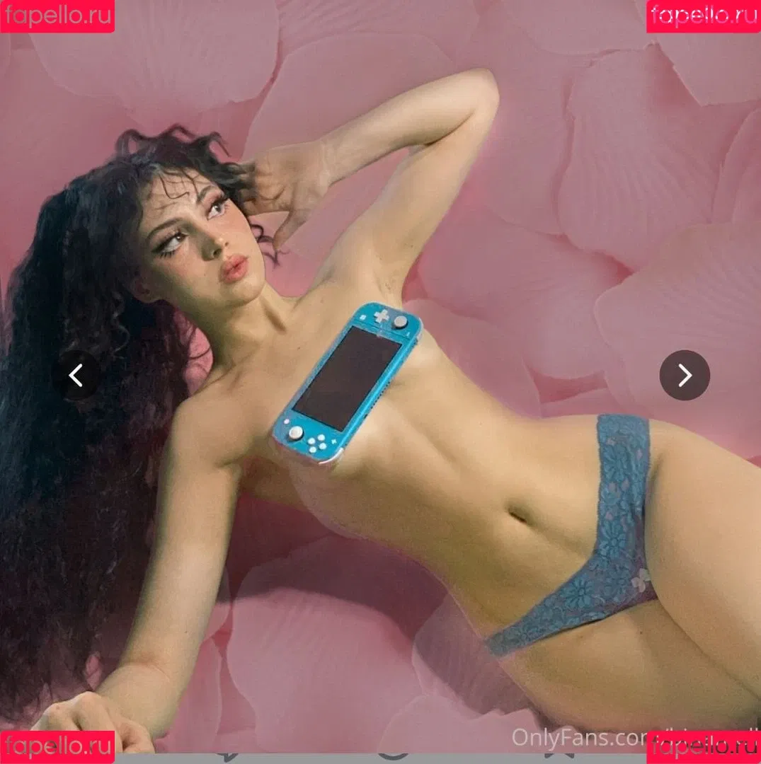 Mina Bell Onlyfans Photo Gallery 