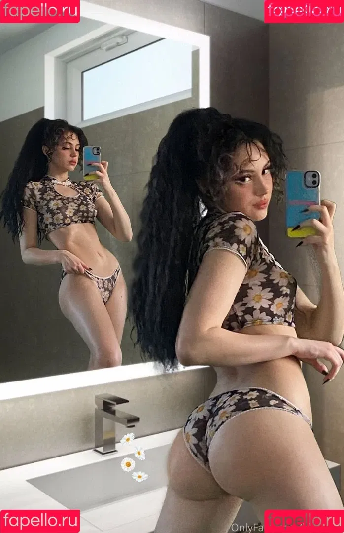 Mina Bell Onlyfans Photo Gallery 