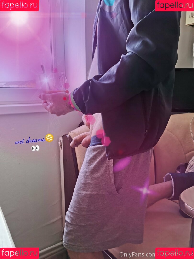 uwetdreams Onlyfans Photo Gallery 