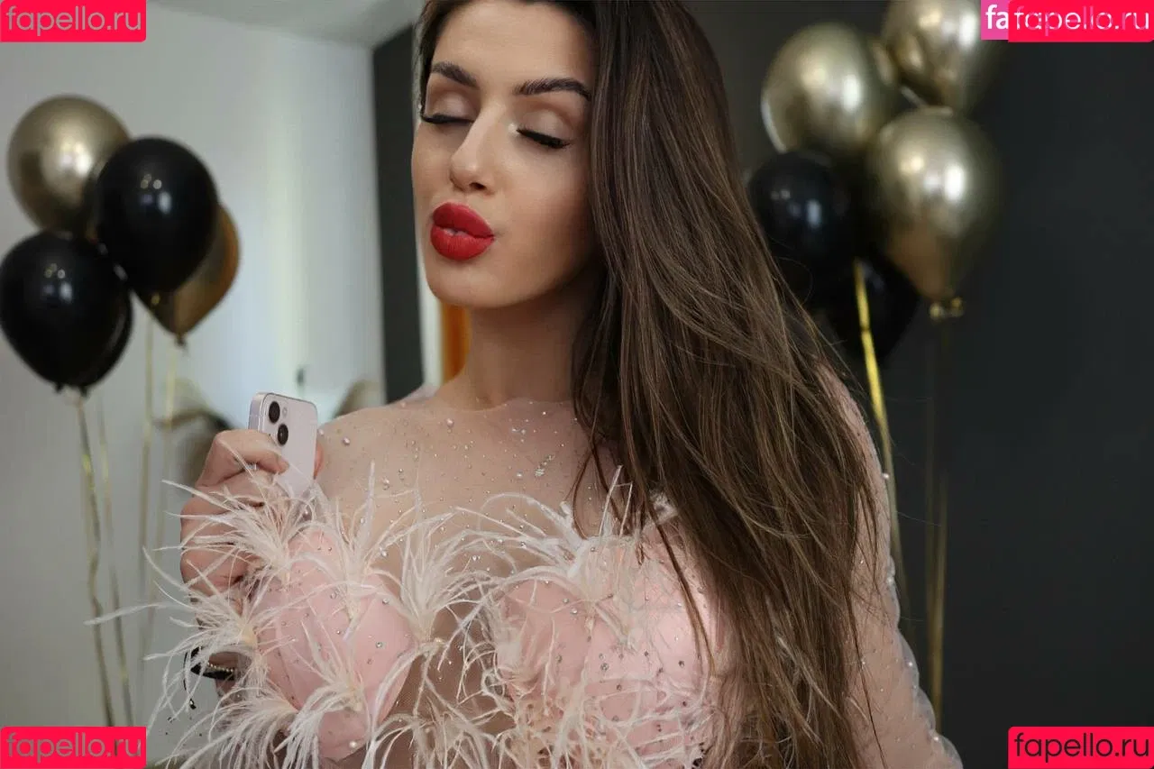 Adalline Onlyfans Photo Gallery 
