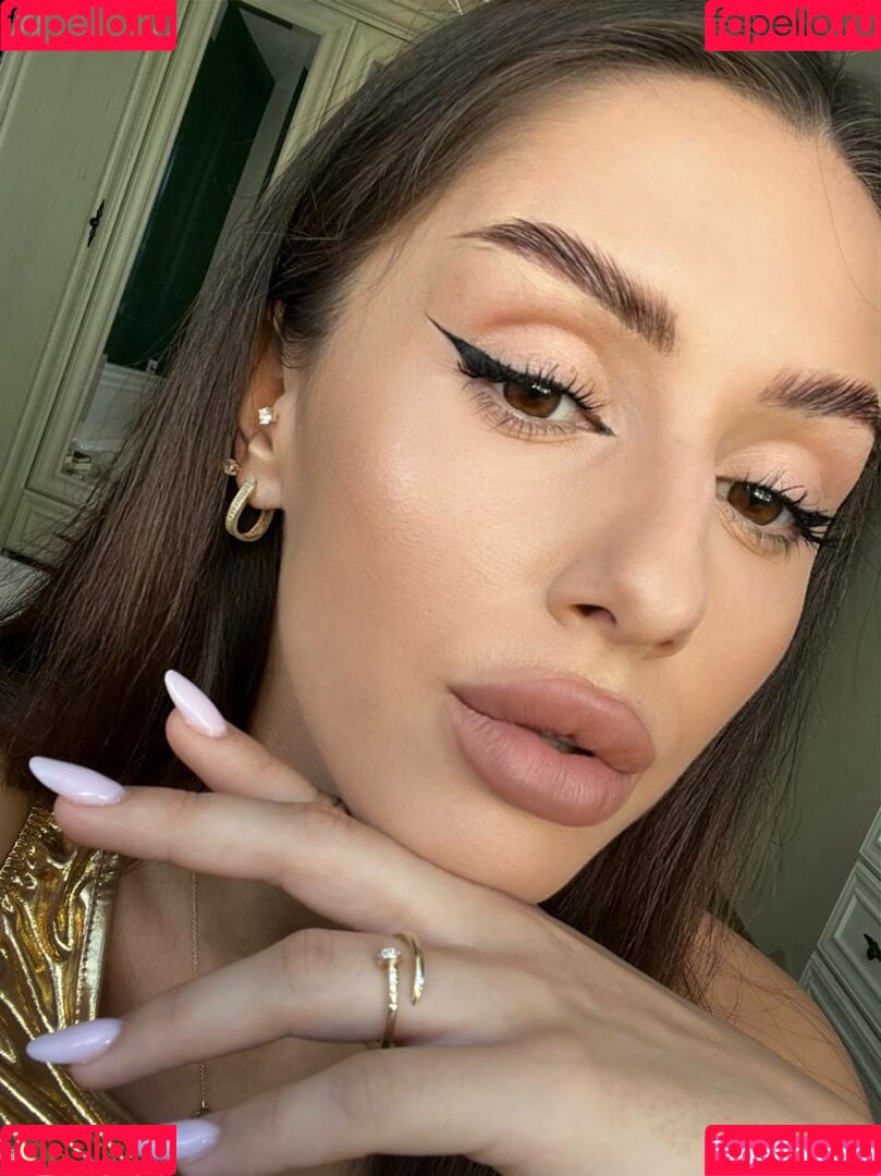 Adalline Onlyfans Photo Gallery 