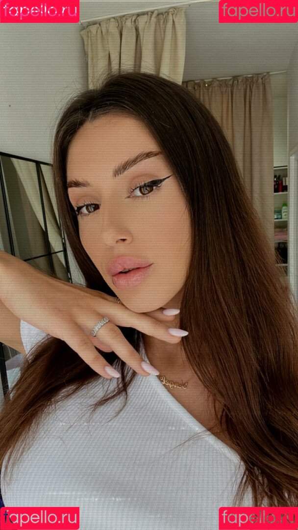 Adalline Onlyfans Photo Gallery 