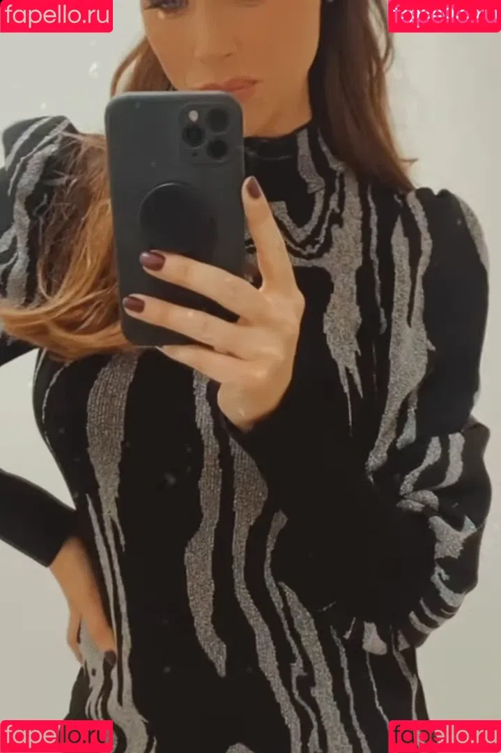 Una Healy Onlyfans Photo Gallery 