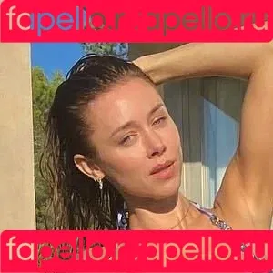 Una Healy Onlyfans Photo Gallery 