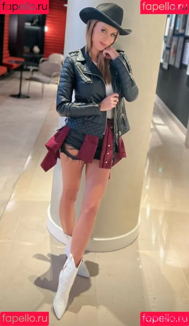 Una Healy Onlyfans Photo Gallery 