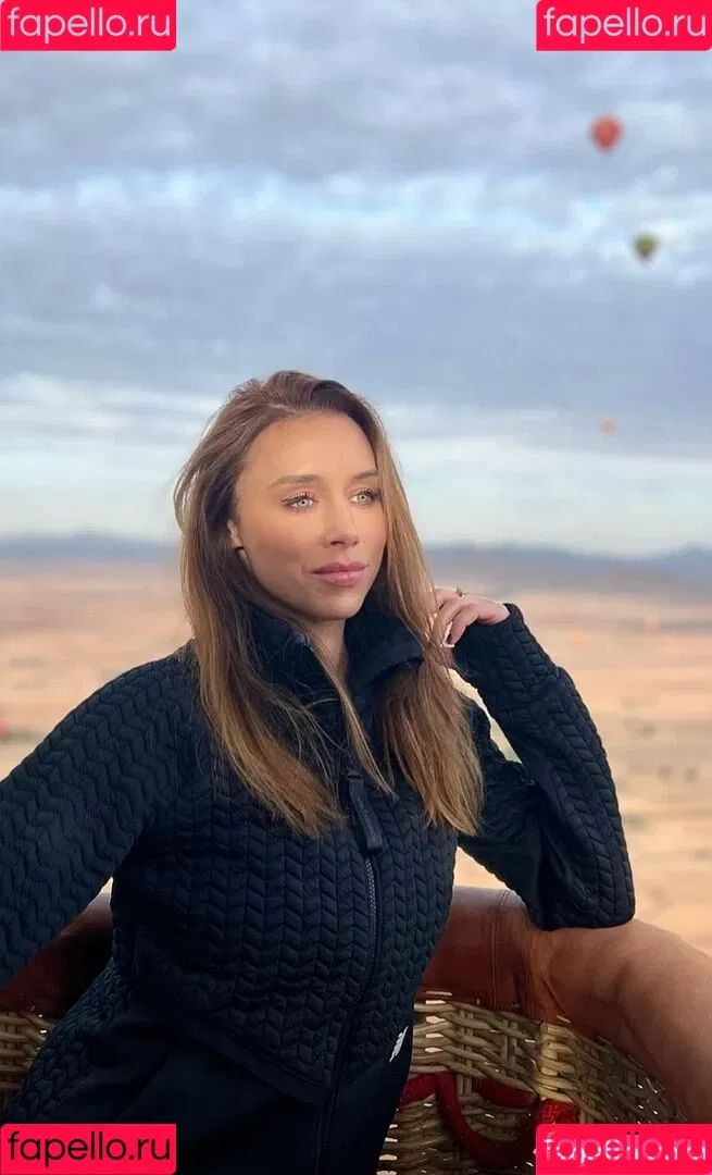Una Healy Onlyfans Photo Gallery 