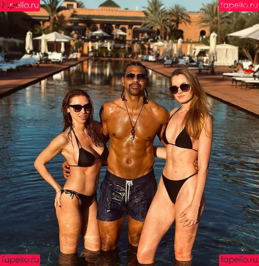 Una Healy Onlyfans Photo Gallery 