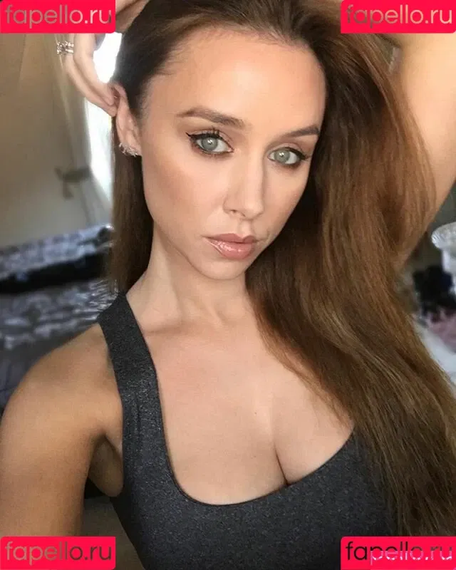 Una Healy Onlyfans Photo Gallery 