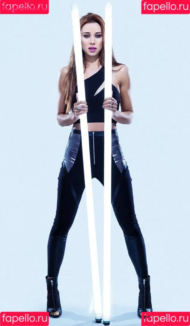 Una Healy Onlyfans Photo Gallery 