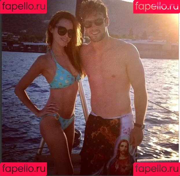 Una Healy Onlyfans Photo Gallery 