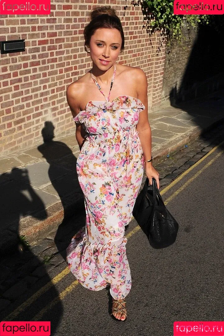 Una Healy Onlyfans Photo Gallery 