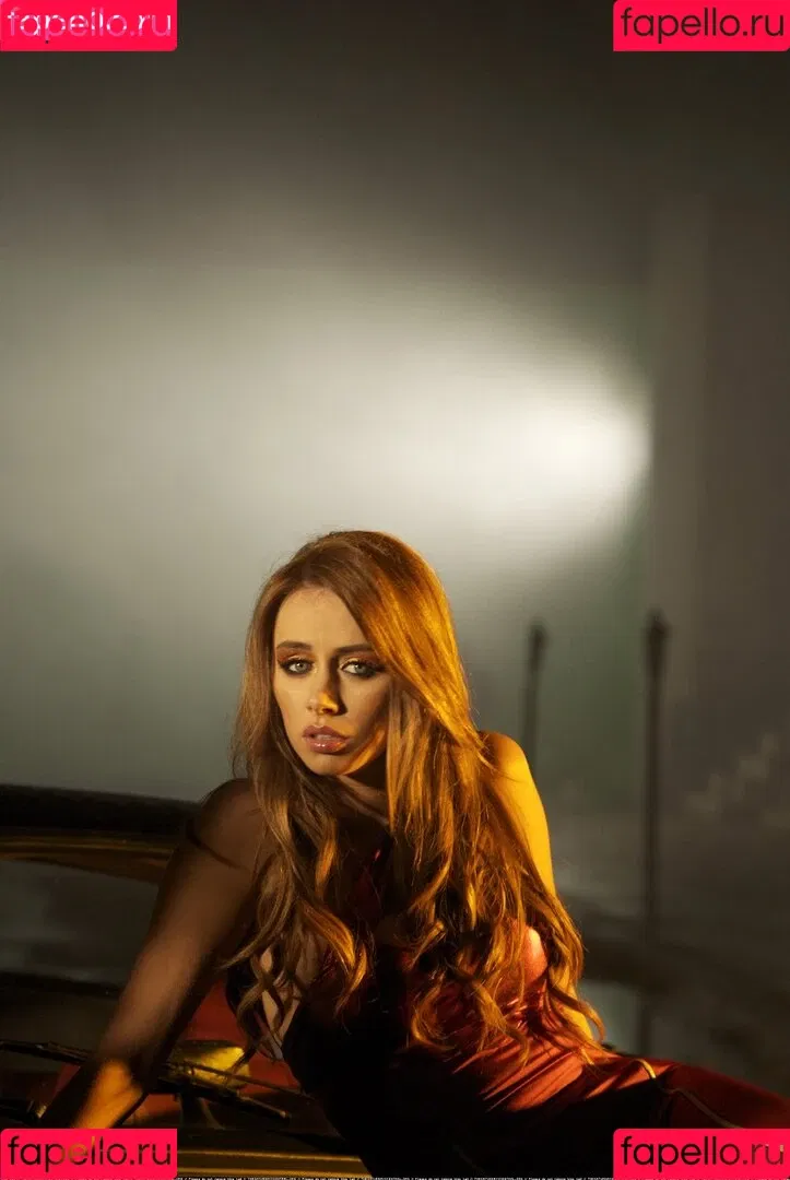 Una Healy Onlyfans Photo Gallery 