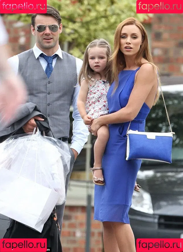 Una Healy Onlyfans Photo Gallery 