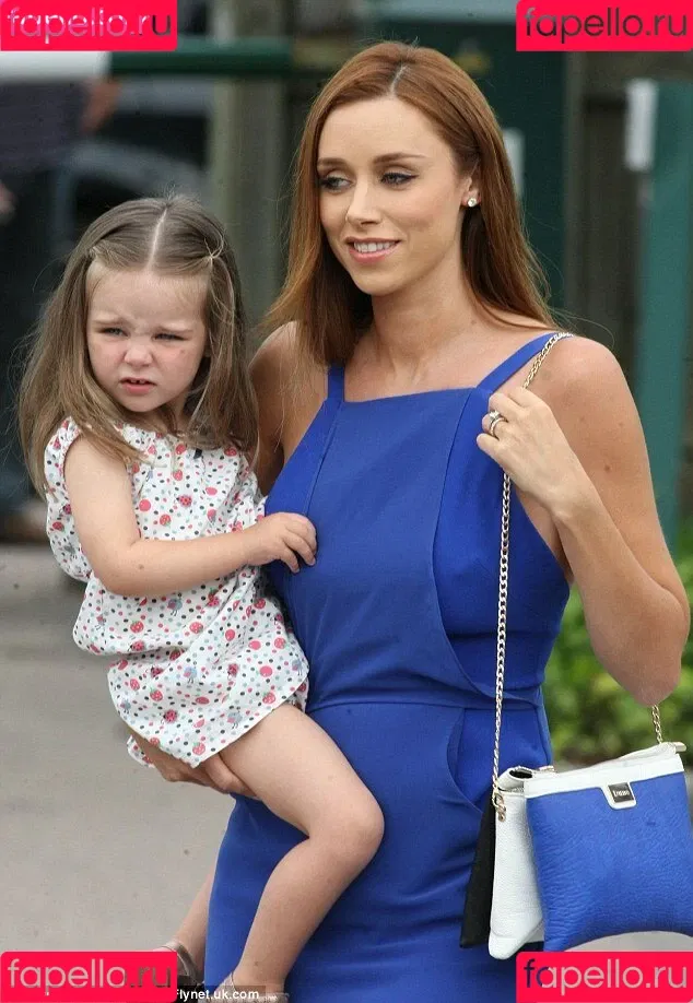 Una Healy Onlyfans Photo Gallery 