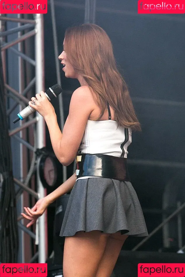 Una Healy Onlyfans Photo Gallery 