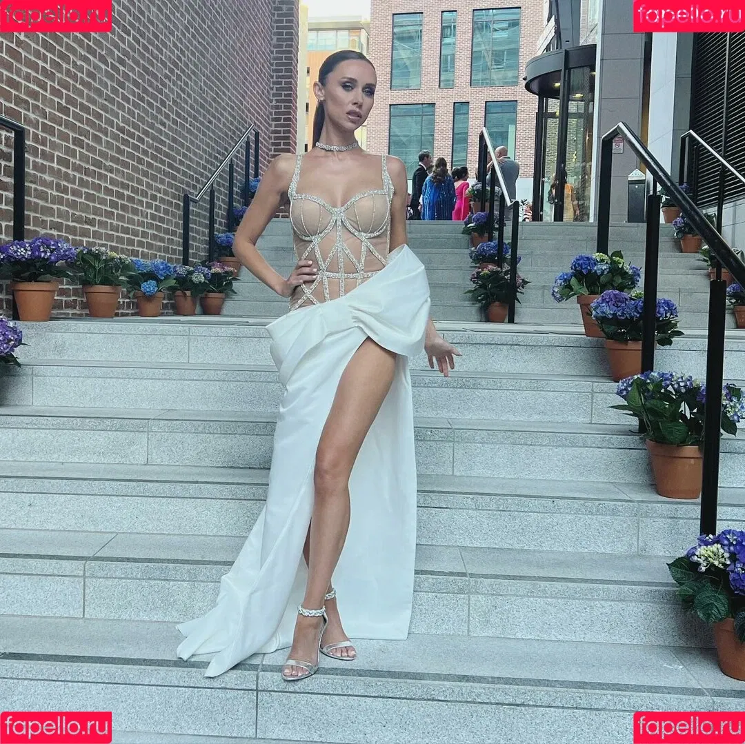 Una Healy Onlyfans Photo Gallery 