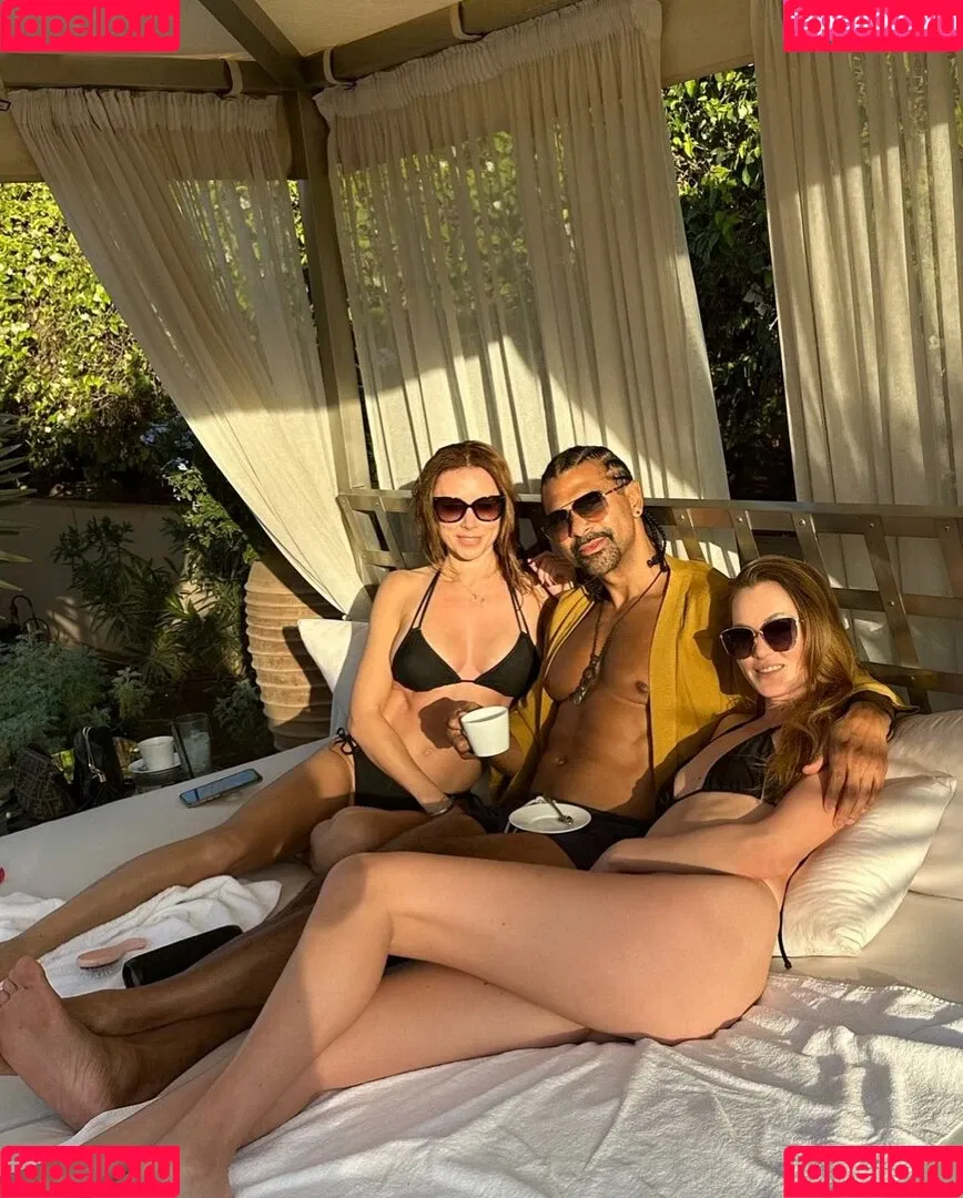 Una Healy Onlyfans Photo Gallery 