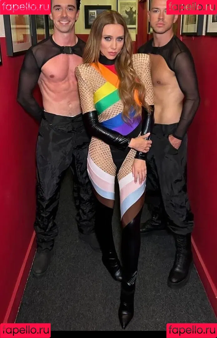 Una Healy Onlyfans Photo Gallery 