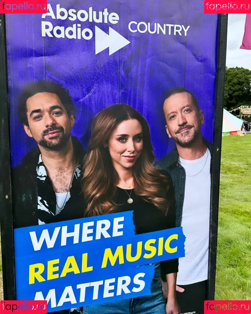 Una Healy Onlyfans Photo Gallery 