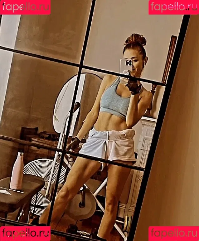 Una Healy Onlyfans Photo Gallery 