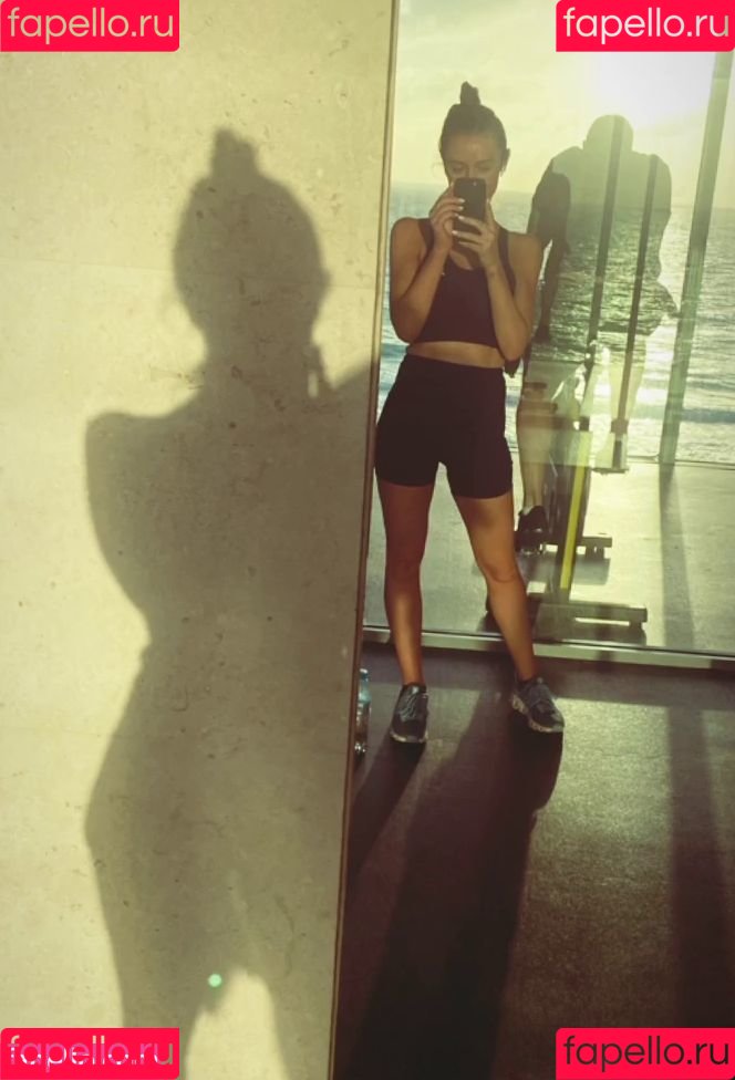 Una Healy Onlyfans Photo Gallery 