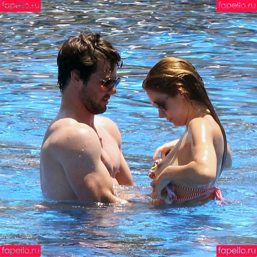 Una Healy Onlyfans Photo Gallery 