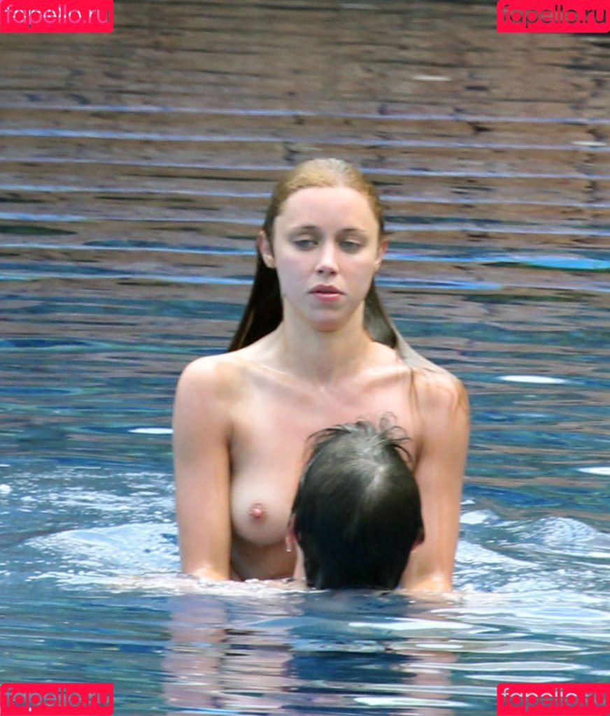 Una Healy Onlyfans Photo Gallery 