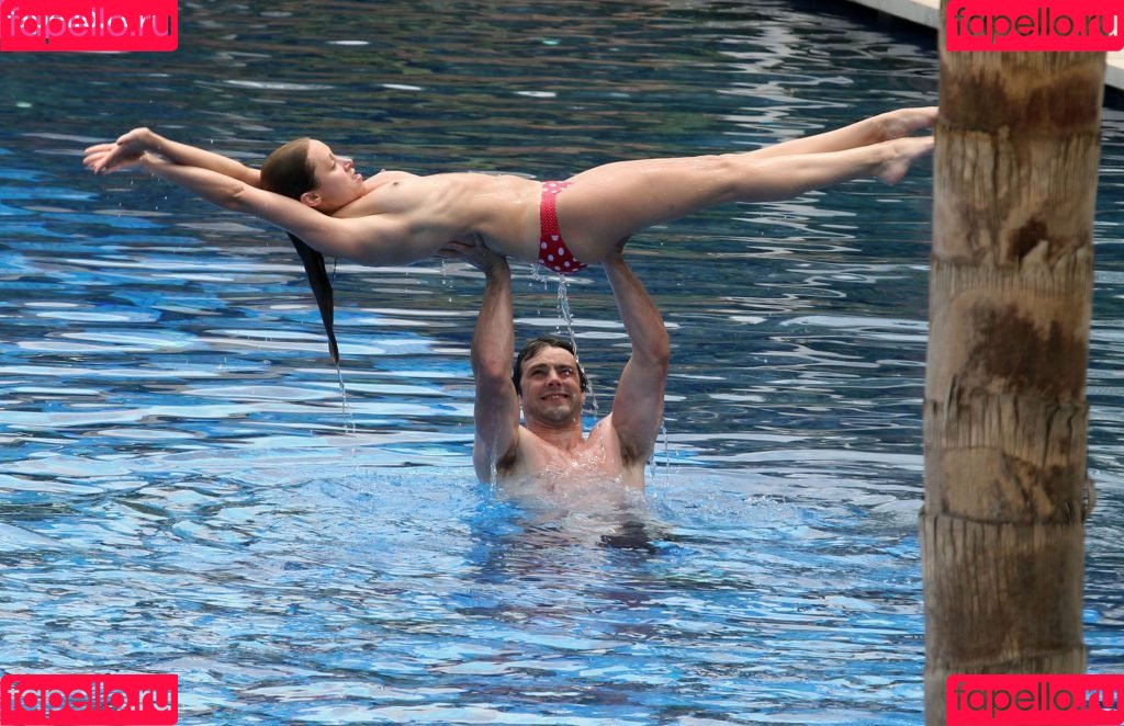 Una Healy Onlyfans Photo Gallery 