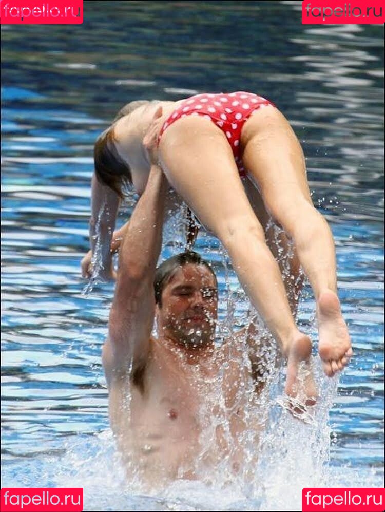 Una Healy Onlyfans Photo Gallery 