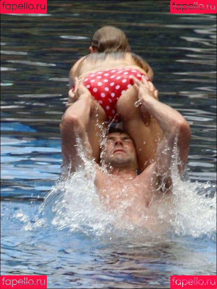 Una Healy Onlyfans Photo Gallery 