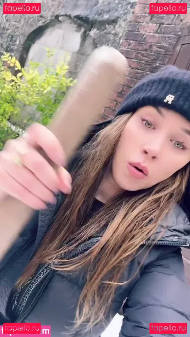 Una Healy Onlyfans Photo Gallery 