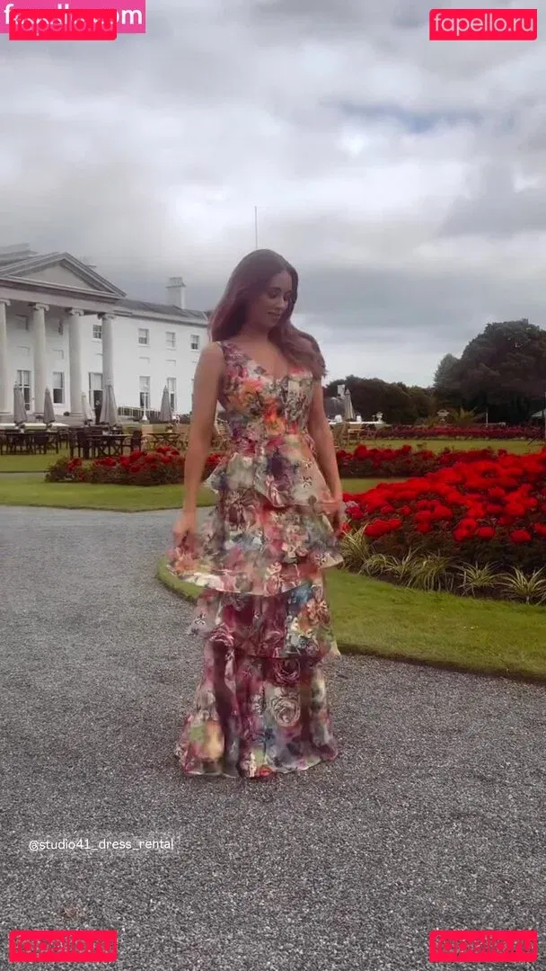 Una Healy Onlyfans Photo Gallery 