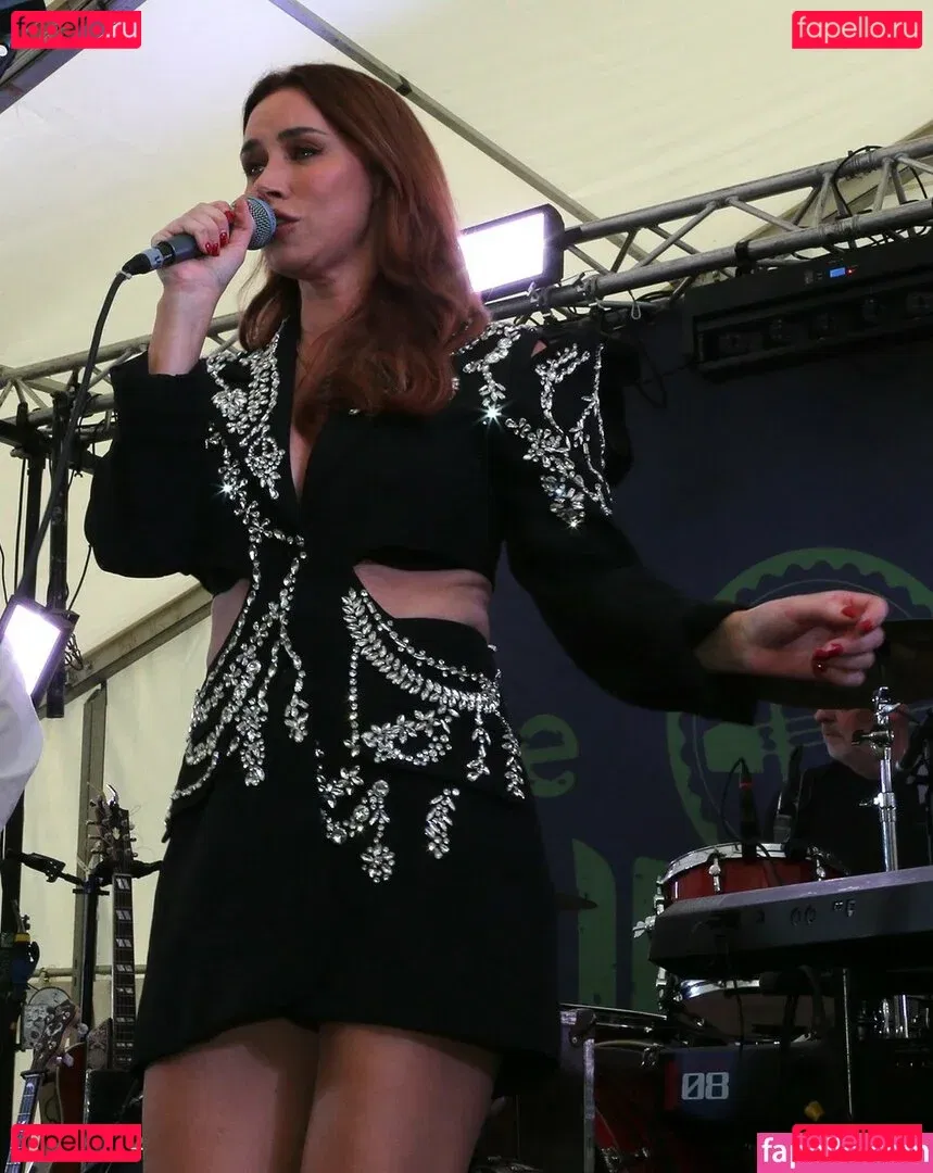 Una Healy Onlyfans Photo Gallery 