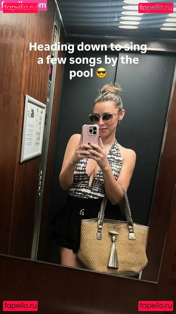 Una Healy Onlyfans Photo Gallery 