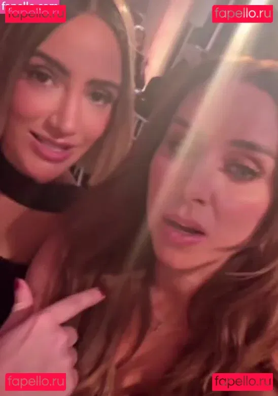 Una Healy Onlyfans Photo Gallery 