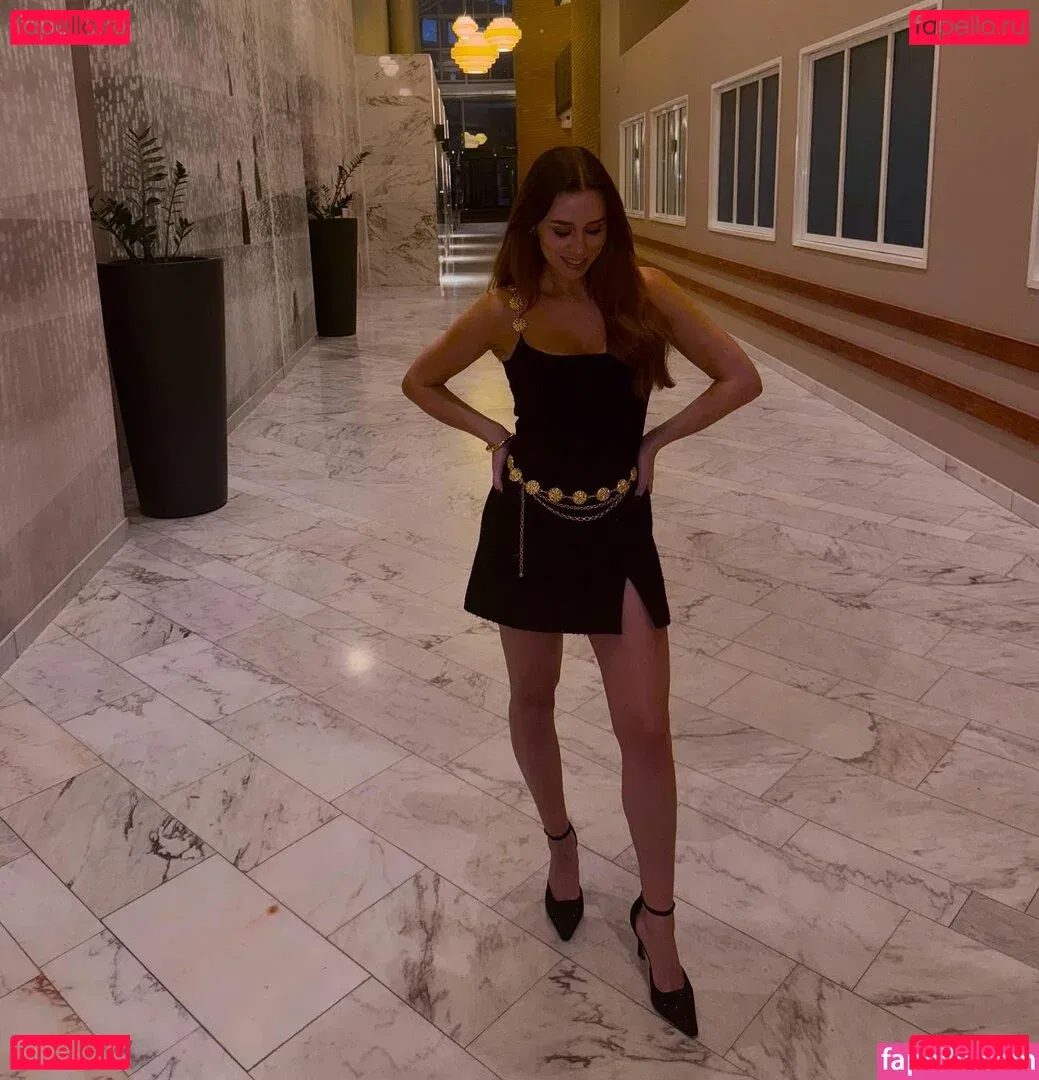 Una Healy Onlyfans Photo Gallery 