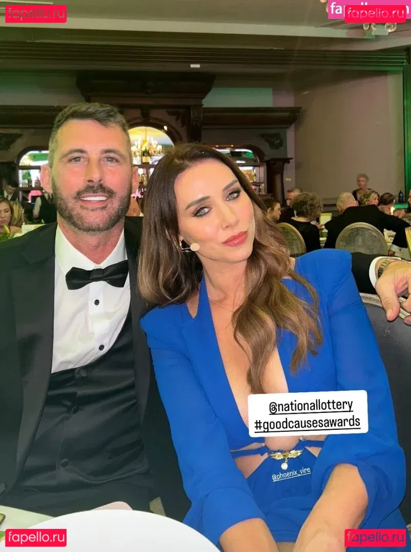 Una Healy Onlyfans Photo Gallery 