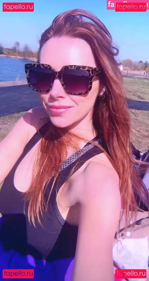 Una Healy Onlyfans Photo Gallery 