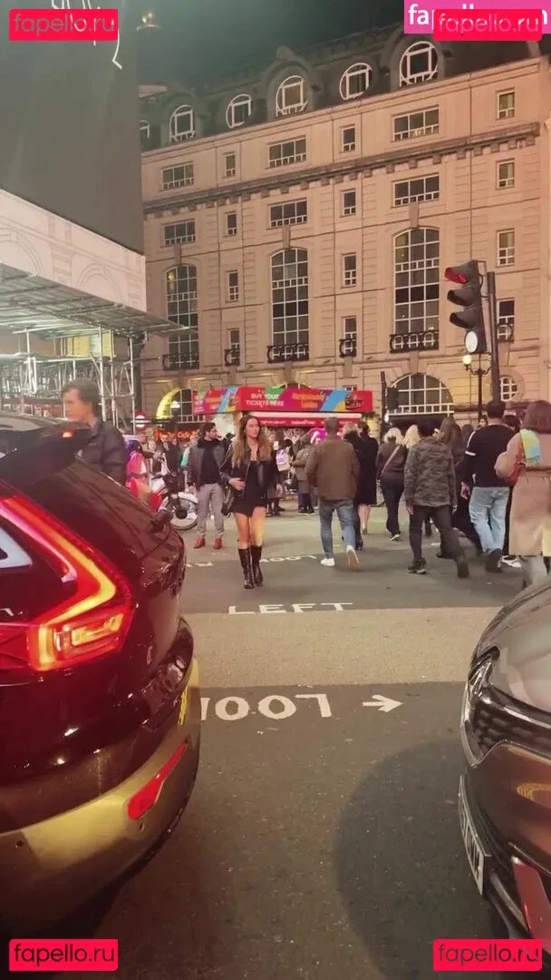 Una Healy Onlyfans Photo Gallery 