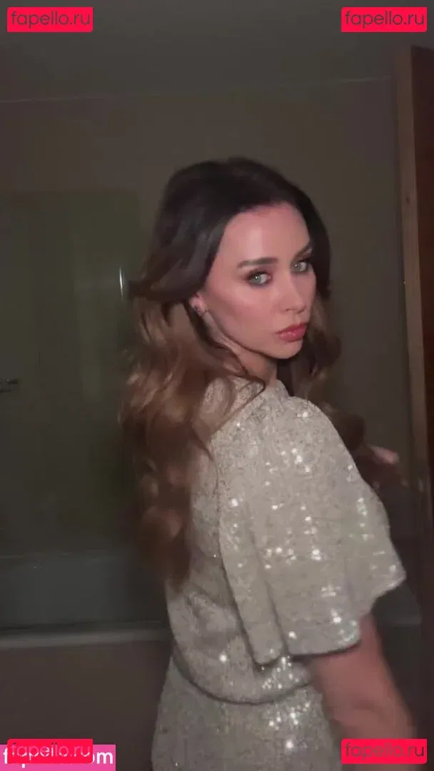 Una Healy Onlyfans Photo Gallery 