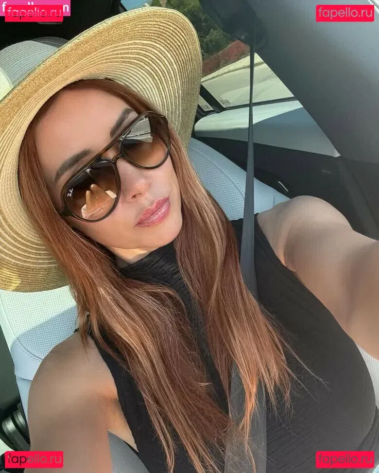 Una Healy Onlyfans Photo Gallery 