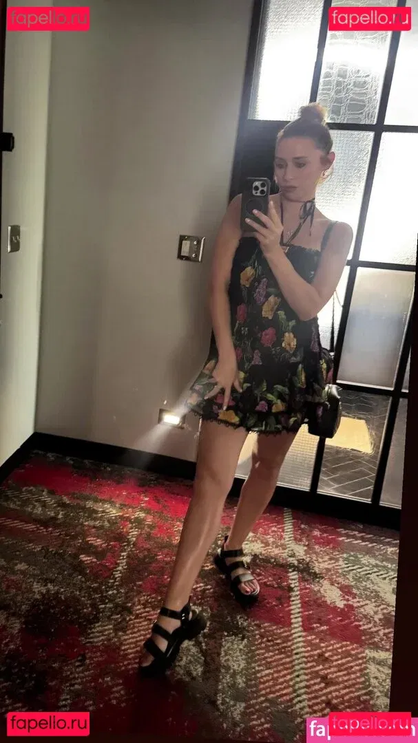 Una Healy Onlyfans Photo Gallery 