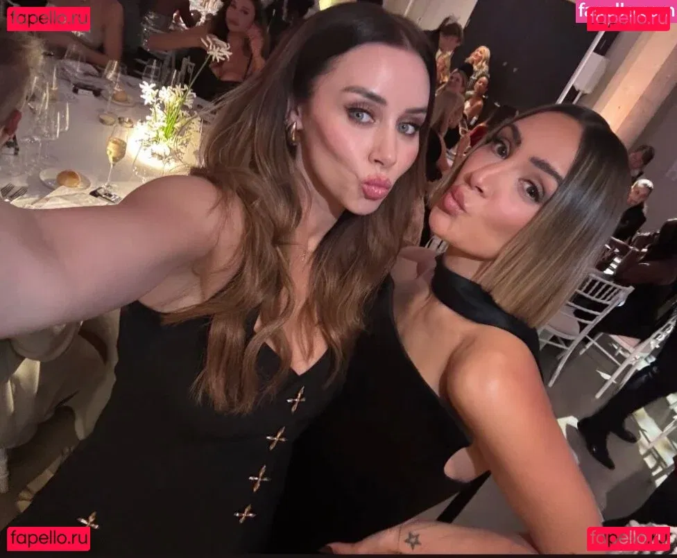 Una Healy Onlyfans Photo Gallery 