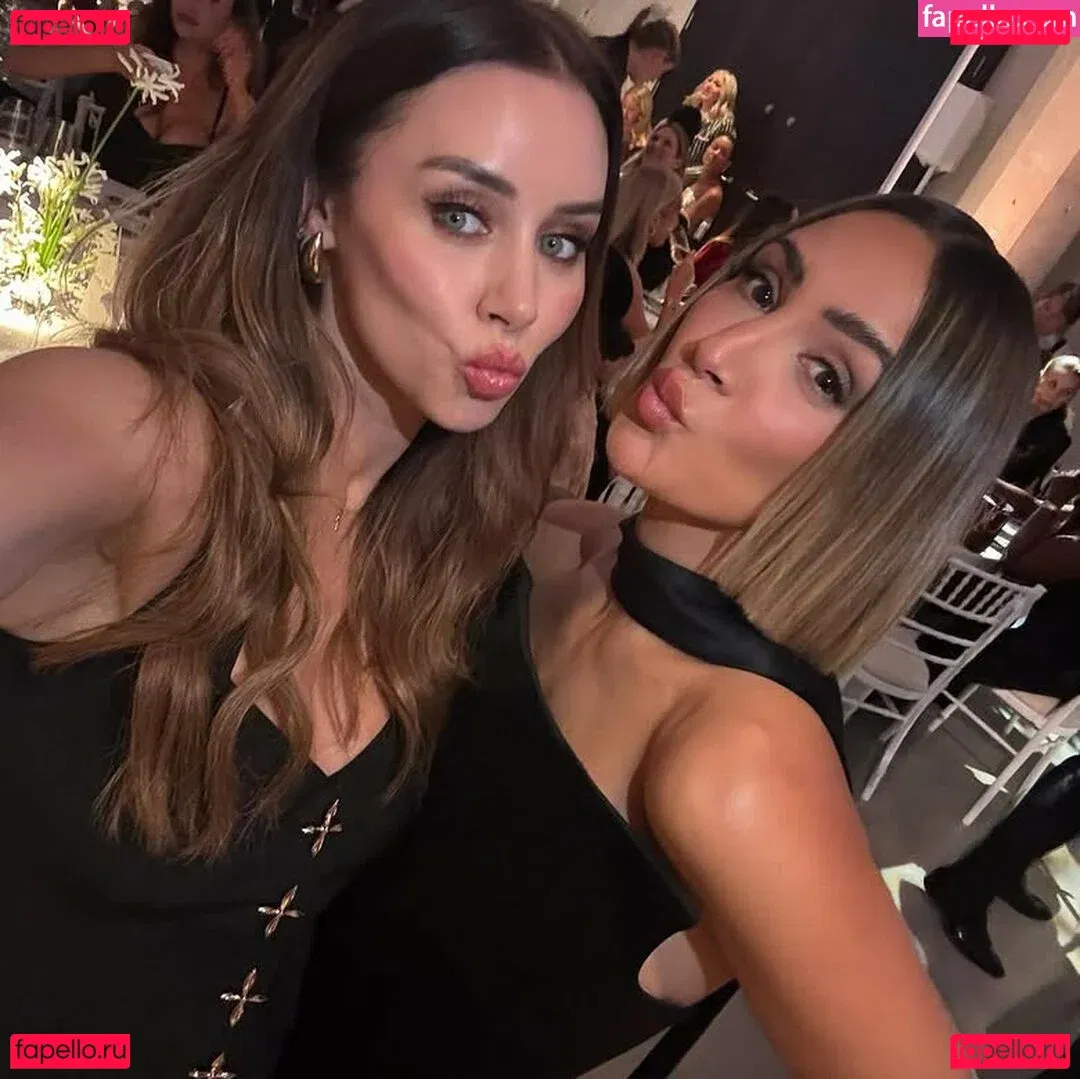 Una Healy Onlyfans Photo Gallery 