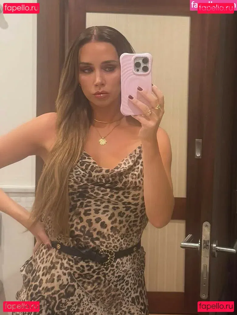 Una Healy Onlyfans Photo Gallery 