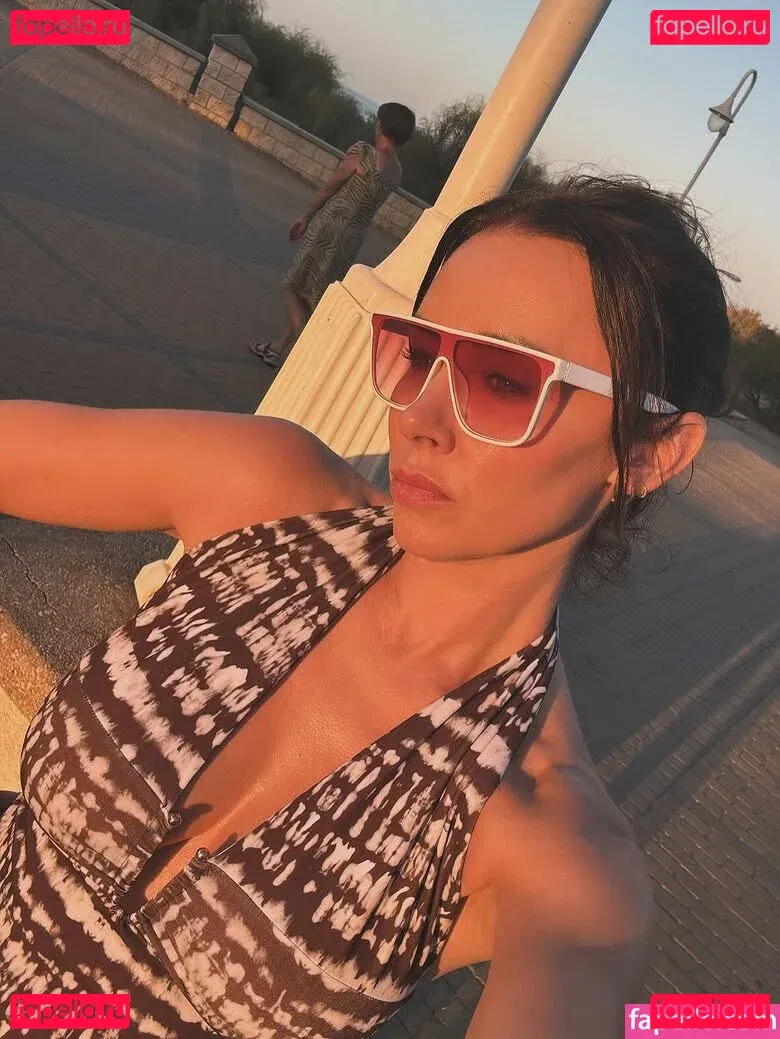 Una Healy Onlyfans Photo Gallery 